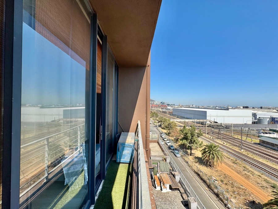 1 Bedroom Property for Sale in Woodstock Western Cape